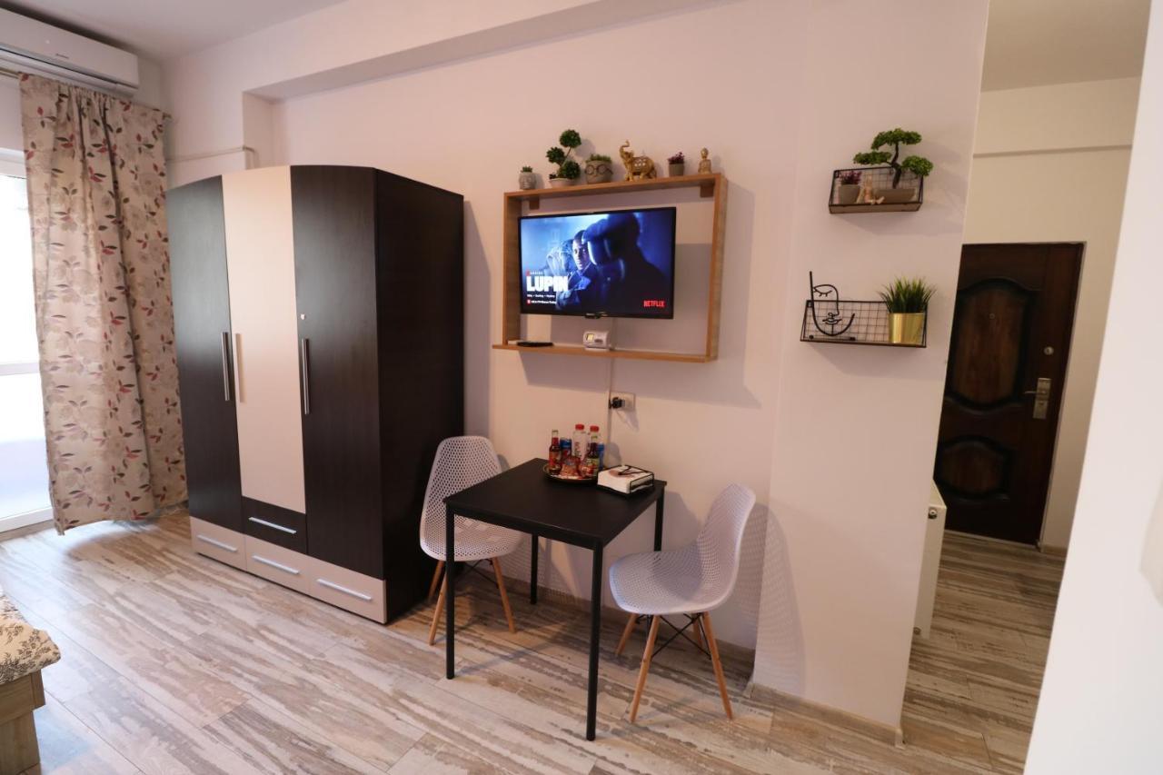 ブカレストCharming Cozy Studio - Old Town - Free Minibarアパートメント エクステリア 写真